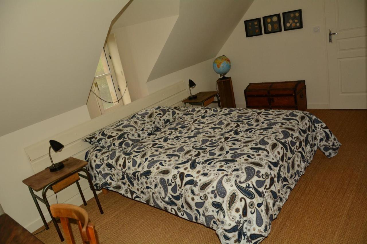 Le Vieux Saule Hotel Saints-en-Puisaye Ngoại thất bức ảnh