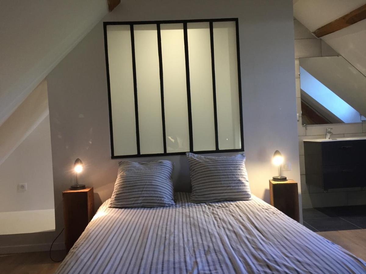 Le Vieux Saule Hotel Saints-en-Puisaye Ngoại thất bức ảnh